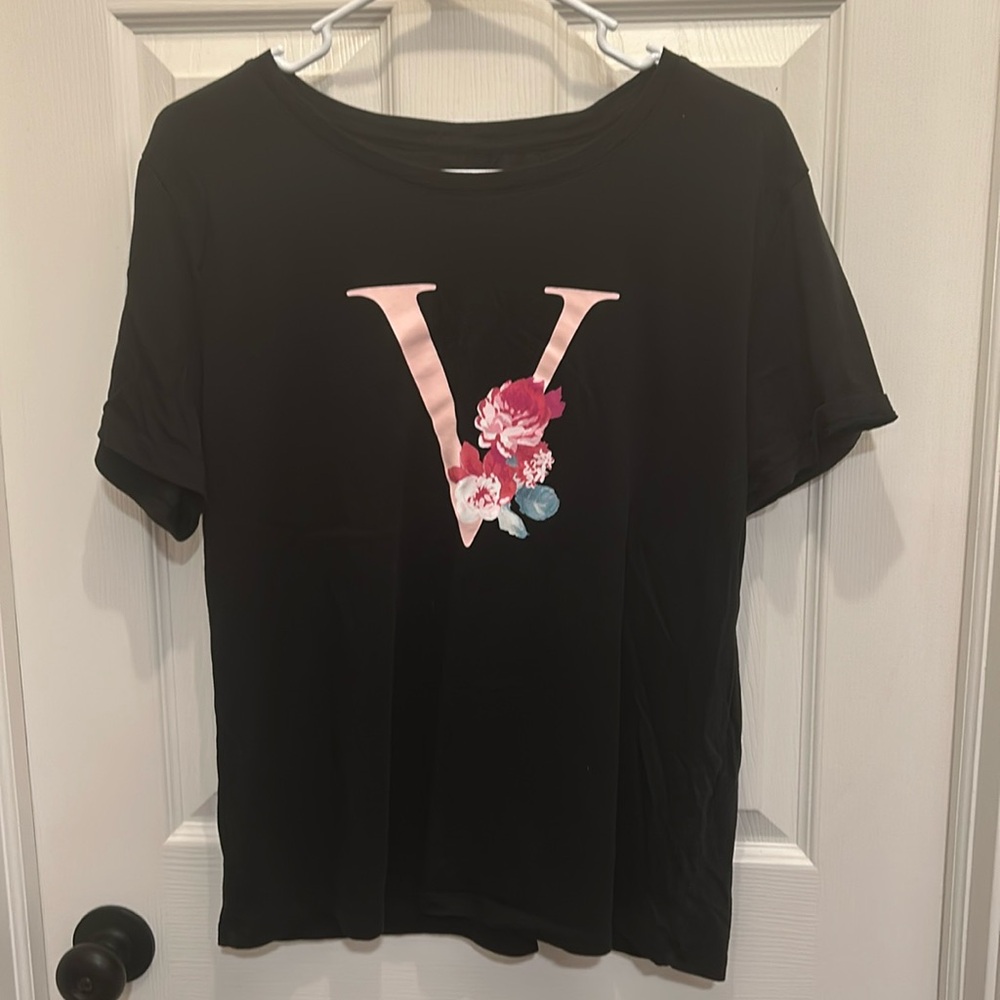 VICTORIA’S SECRET BLack Floral Short Sleeve T-Shirt SIZE: Large